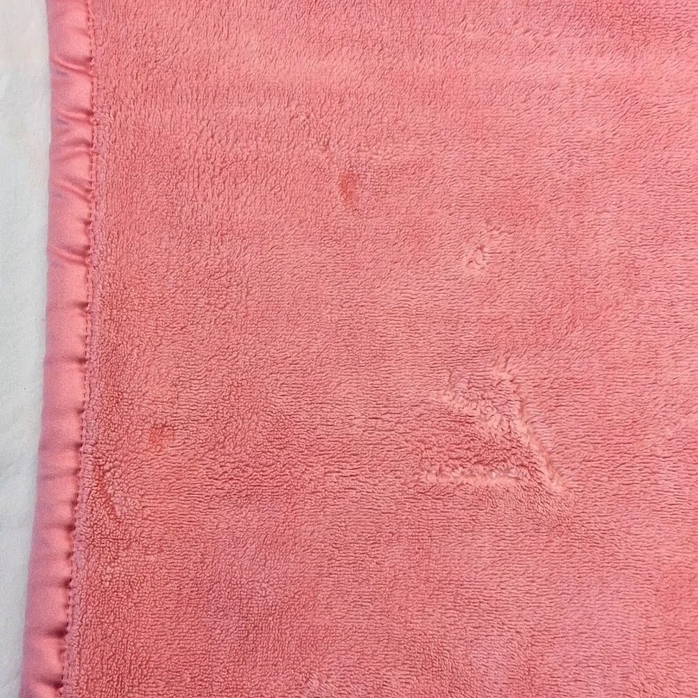 Carter's Hot Pink Baby Girl Blanket With Floral Heart 30x40 Some Texture Flaws